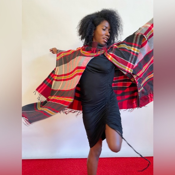 Vivienne Westwood BRAND NEW AW16 PONCHO WITH SCARVES attached Red Tartan - Picture 10 of 15